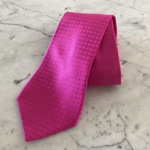 Hermès Tie Faconnee H Pink H silk Tie.